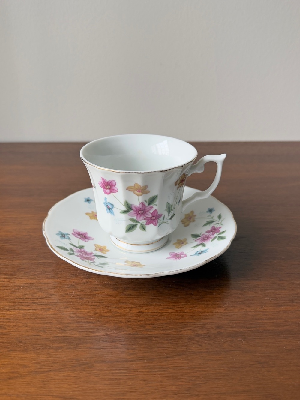 Collection of tea cups (5 cups)